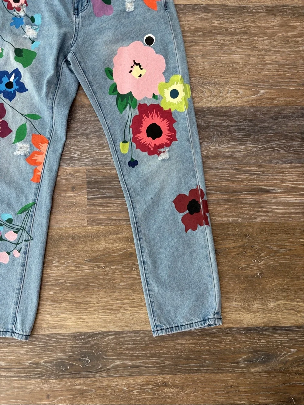 Misslook Painted Floral light distressed Jeans Size S